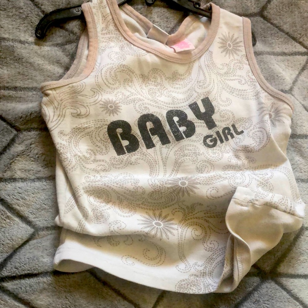 A Baby girl short short sleeve t shirt